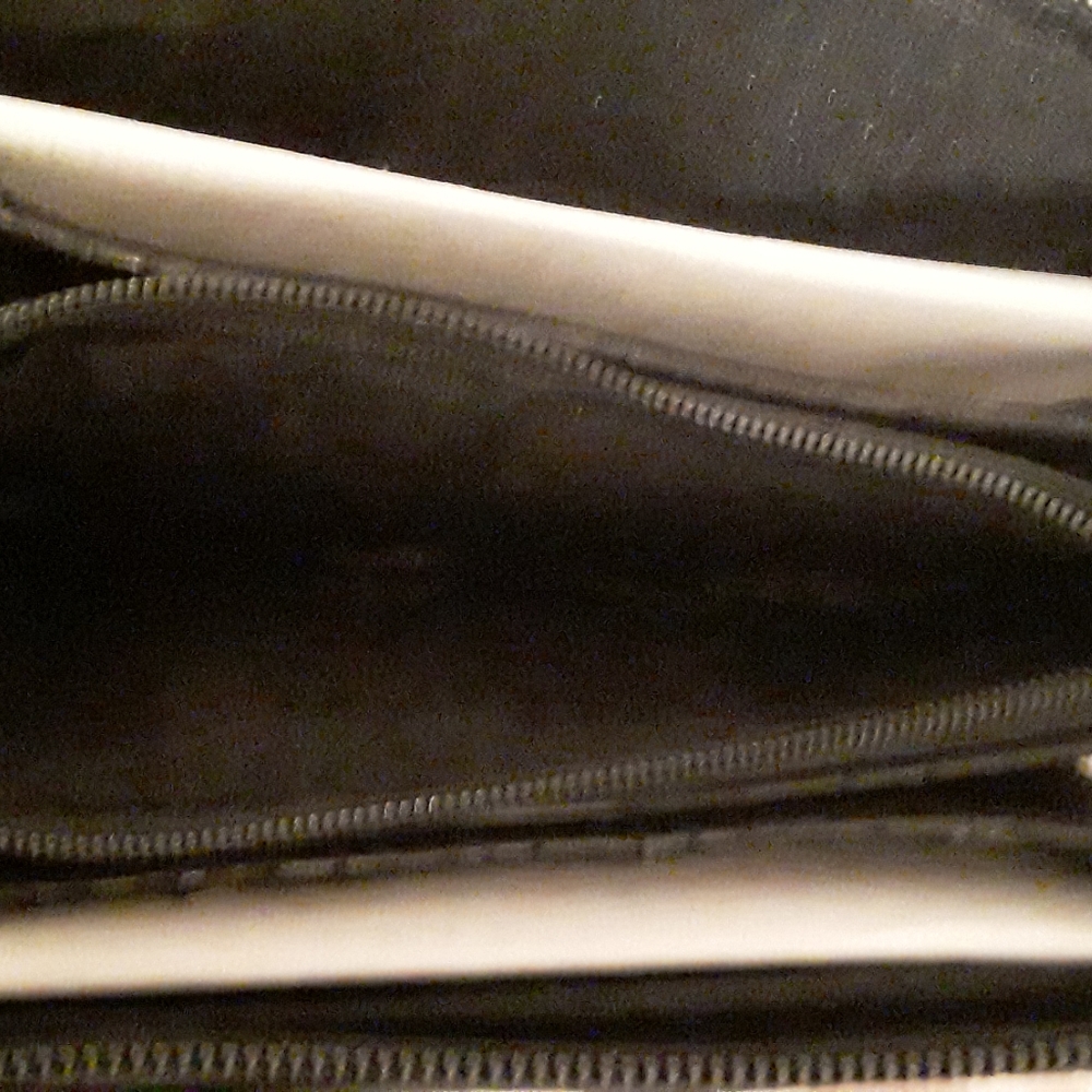 Wallet - Picture 5 of 6
